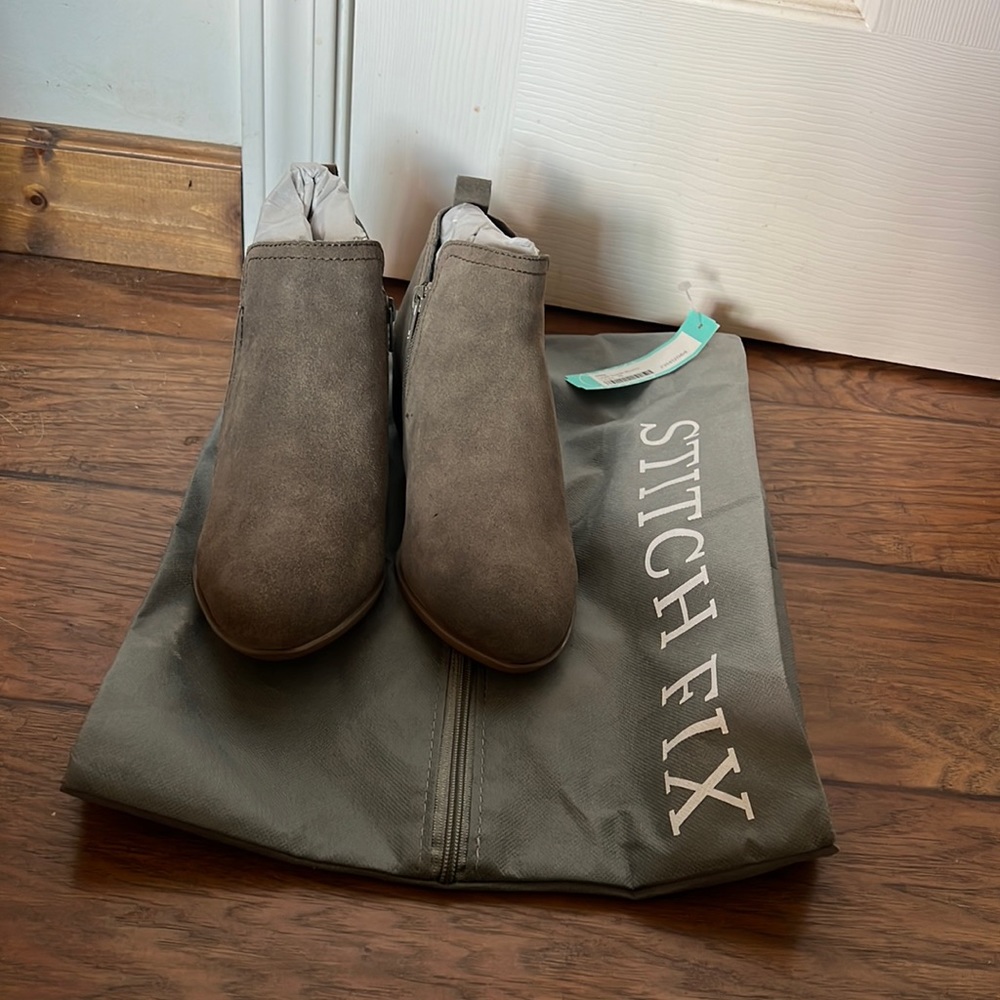 Diba Layla Suede Bootie - Taupe